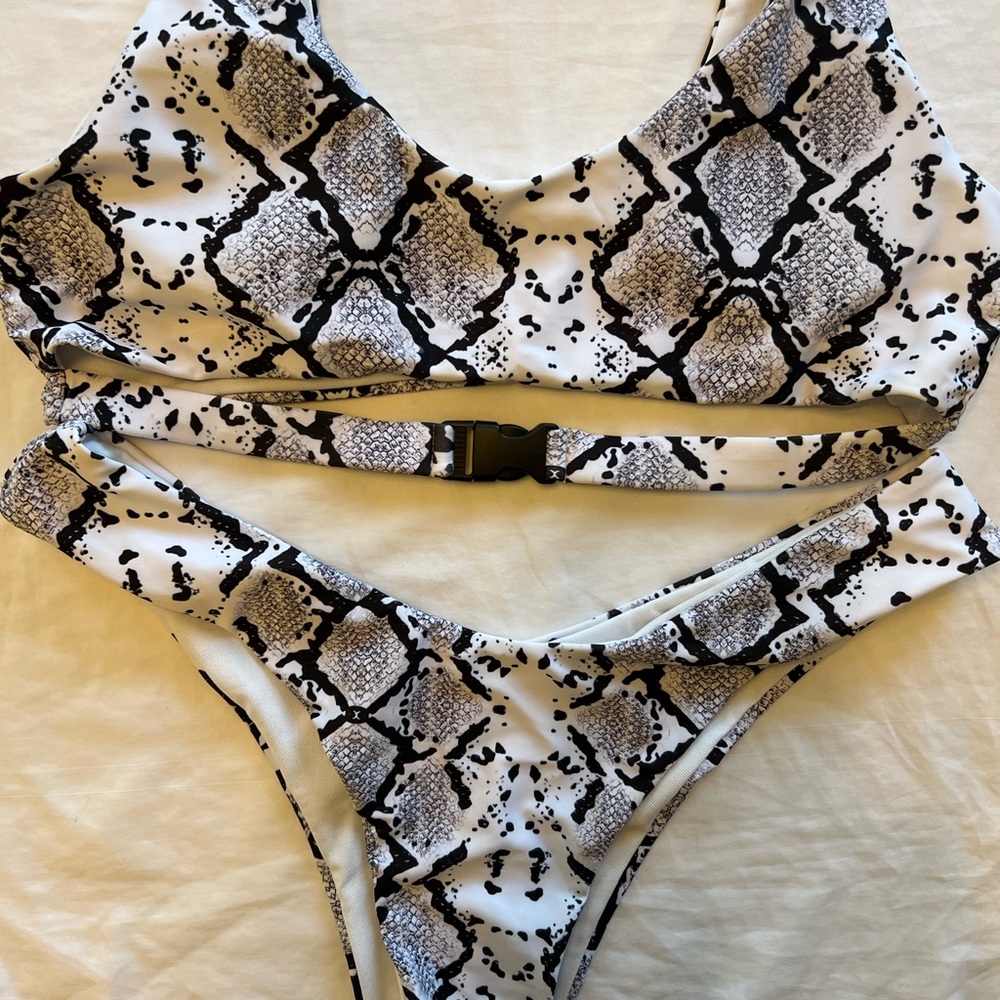 Snakeskin print bikini